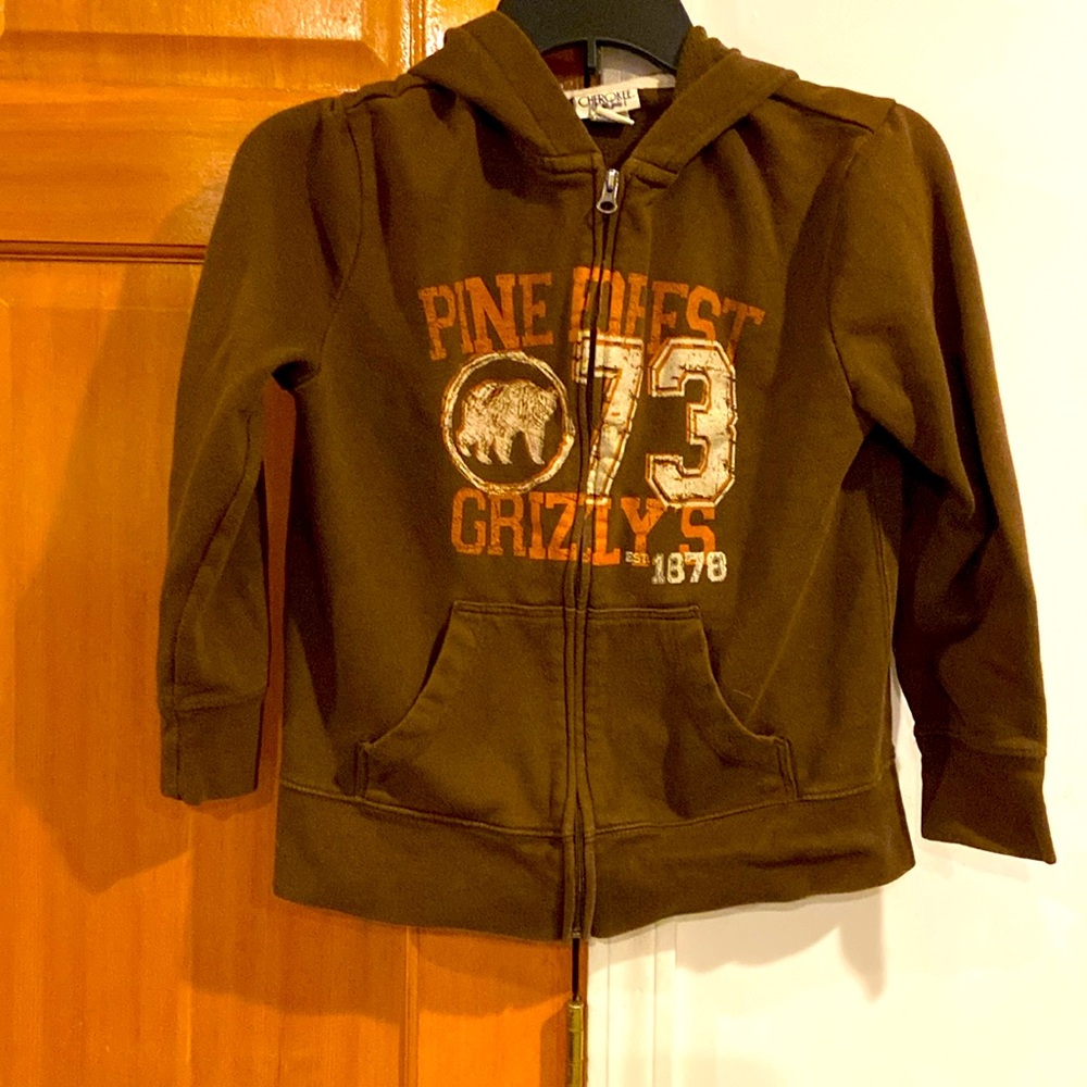 EUC! Boys size 8/10, brown Cherokee zip up hoodie! Pine Forest Grizzly’s
